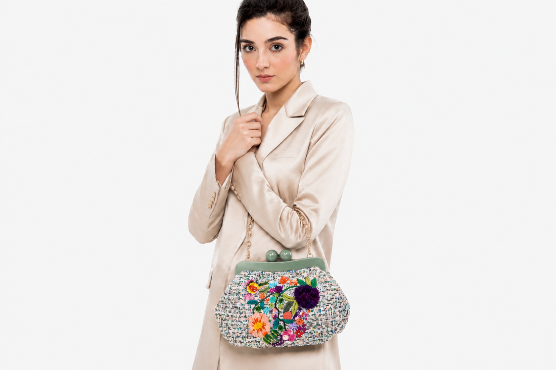 Bolsos bordados con pedrería: cómo elegirlos