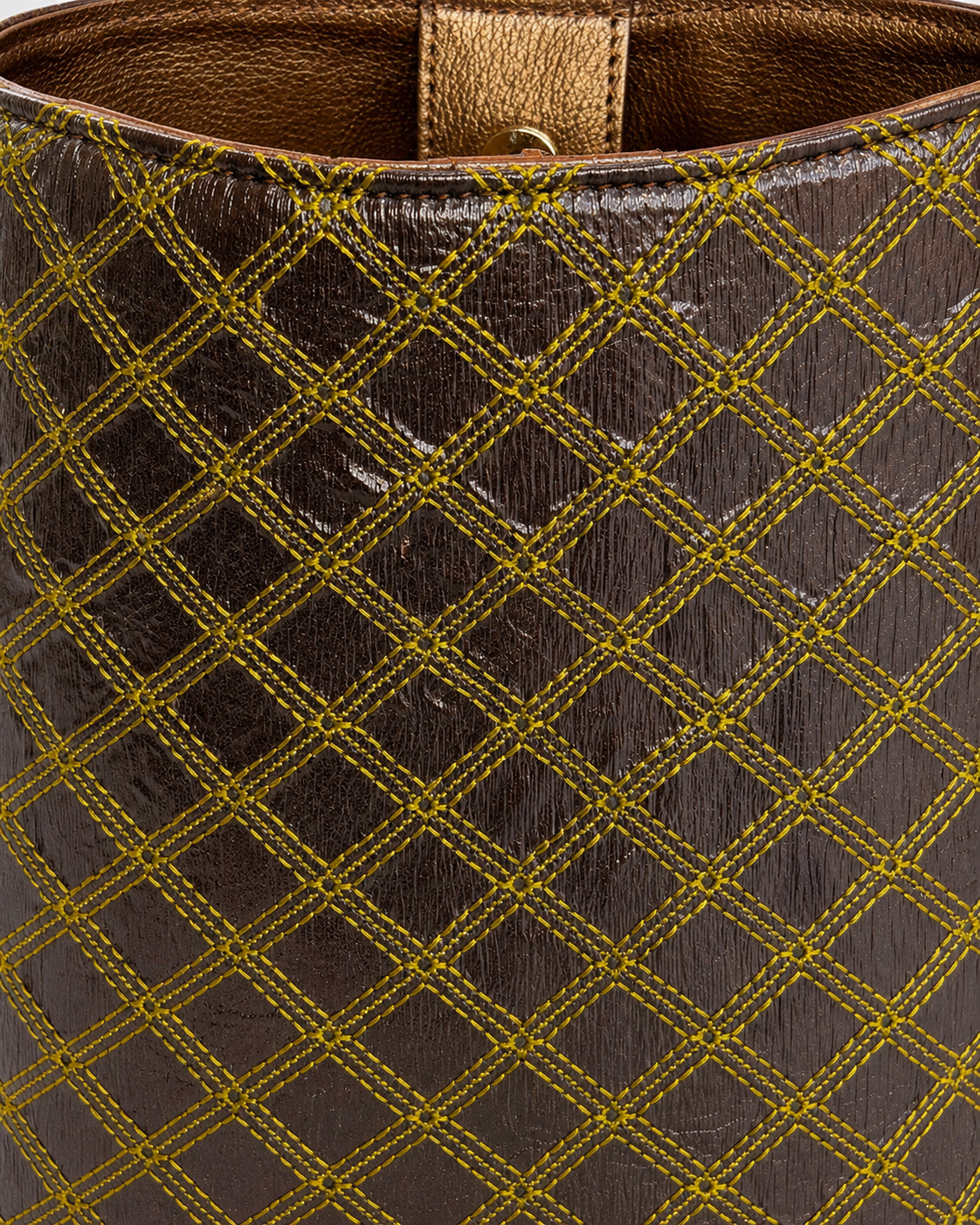 Versa Cafe con Pespunte en Cuero Textil